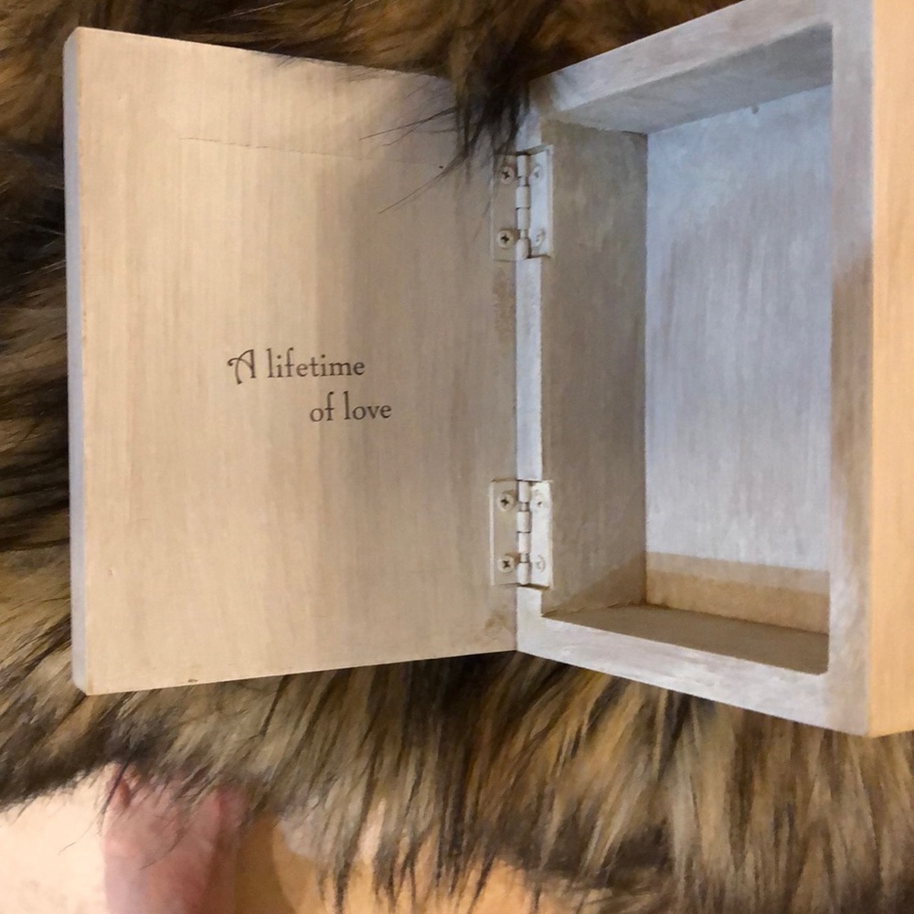 Willow Tree box - Picture 2 of 2
